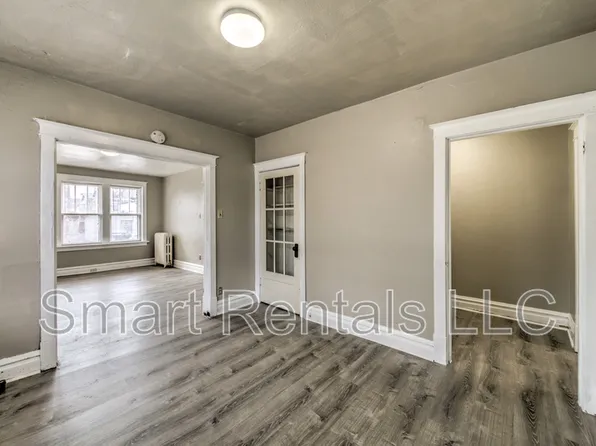 4056 S Grand Blvd APT 2S, Saint Louis, MO 63118