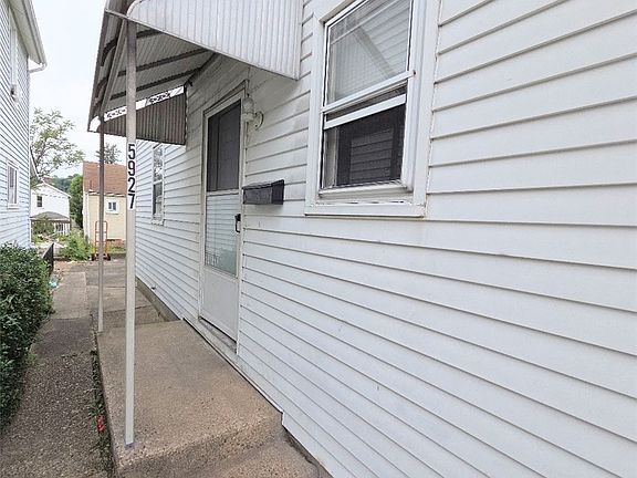 3rd image of 5927 Roslyn St