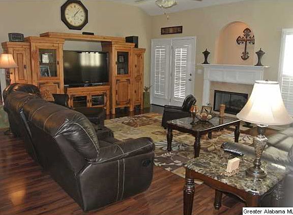 2nd image of 6144 Fairfax Ln