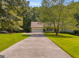 3432 Greystone Dr, Loganville, GA 30052