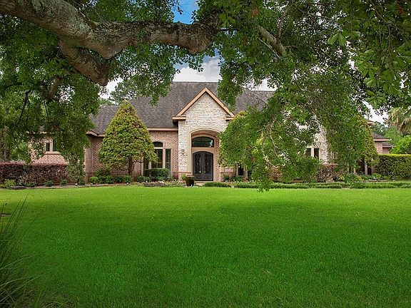 2nd image of 9711 Stonebridge Lake Dr