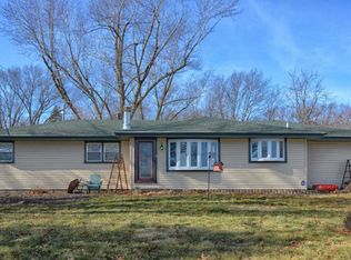 1328 Oakleaf Dr, Saint Anne, IL 60964