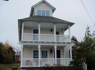 222 Elm St, Swansboro, NC 28584
