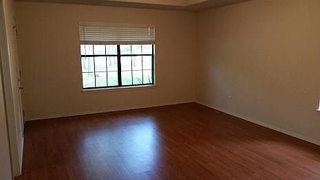 4th image of 2207 Oakwood Ave #A
