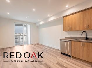 11155 3/4 Huston St #401, North Hollywood, CA 91601