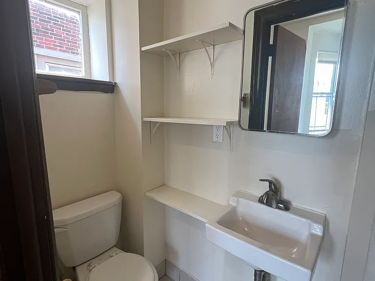 849 N 26th St #2R — Photo 6