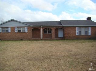 1390 Sand Hole Rd, Riegelwood, NC 28456