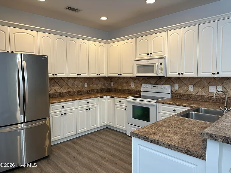 4458 Galway Dr — Photo 7