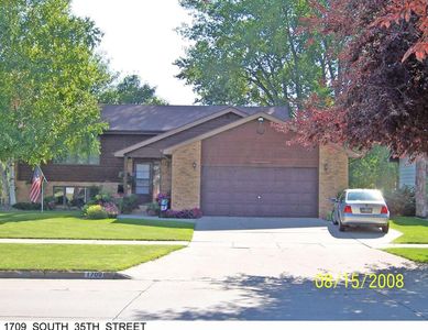 1709 S 35th St, Grand Forks, ND, 58201