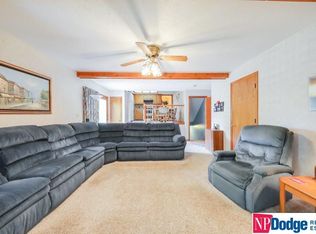 1012 Nelson Ln, Fremont, NE 68025
