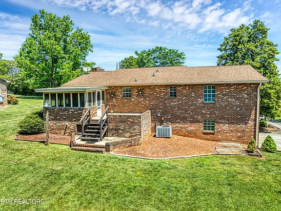 3rd image of 3319 Mint Rd