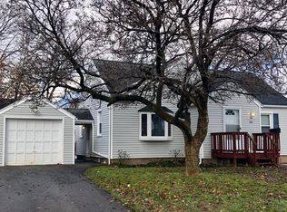 280 Falstaff Rd, Rochester, NY 14609