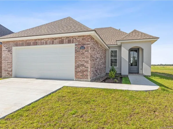 3052 Southern Trace Dr, Lake Charles, LA 70607