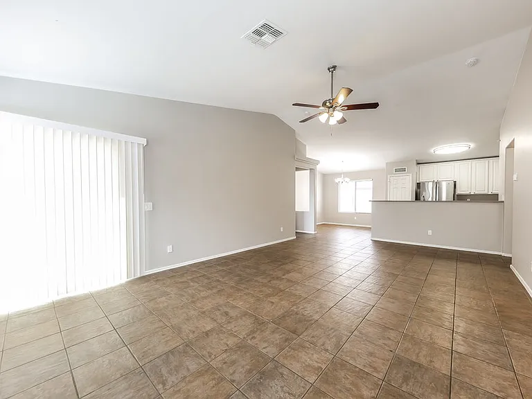 12557 W Mandalay Ln — Photo 4