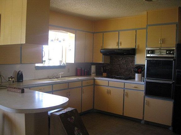 3rd image of 10077 W Westland Dr