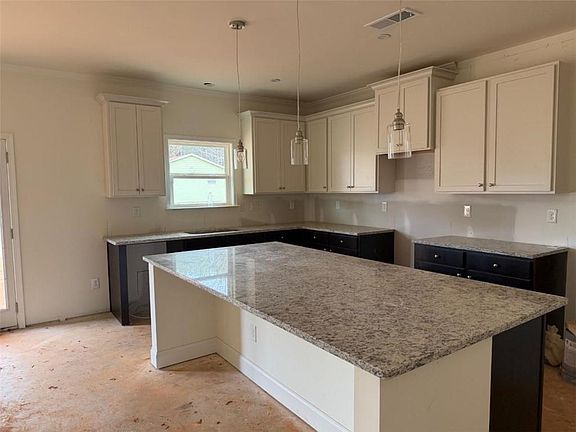 3rd image of 41 Woodland Rd