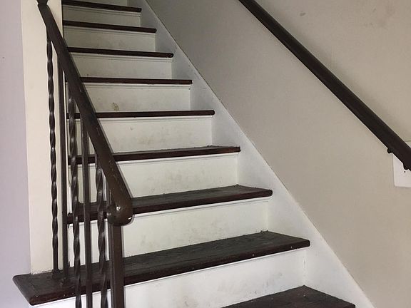 5th image of 830 S Harris Ave APT B