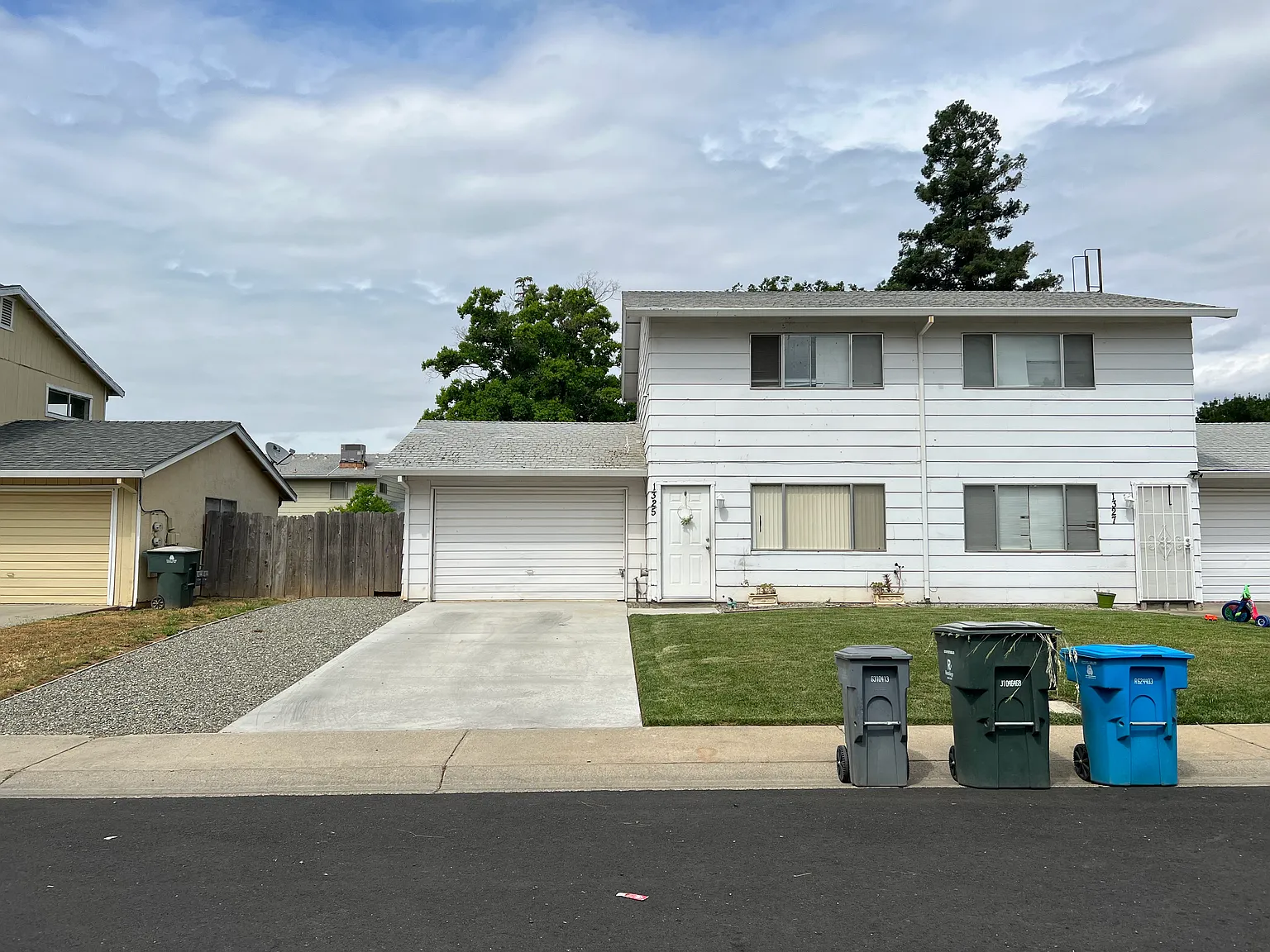 1325 Hobart Dr photo 1