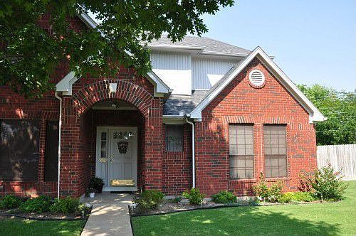 1st image of 2529 Cottonwood Dr
