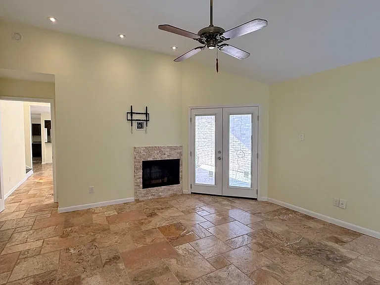 1208 Normans Woods St — Photo 13