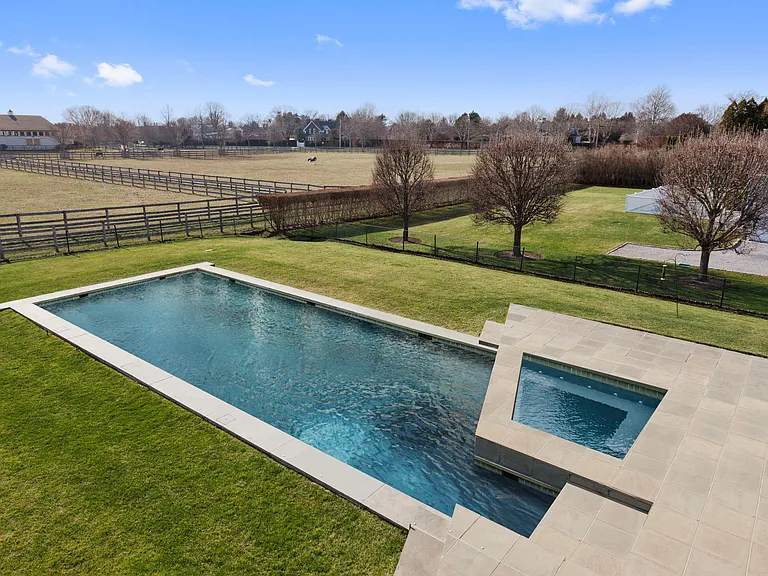 43 Farm Field Rd — Photo 7