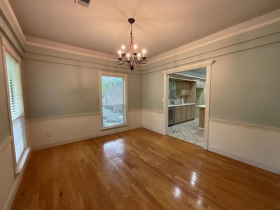 3rd image of 648 Tampa Dr