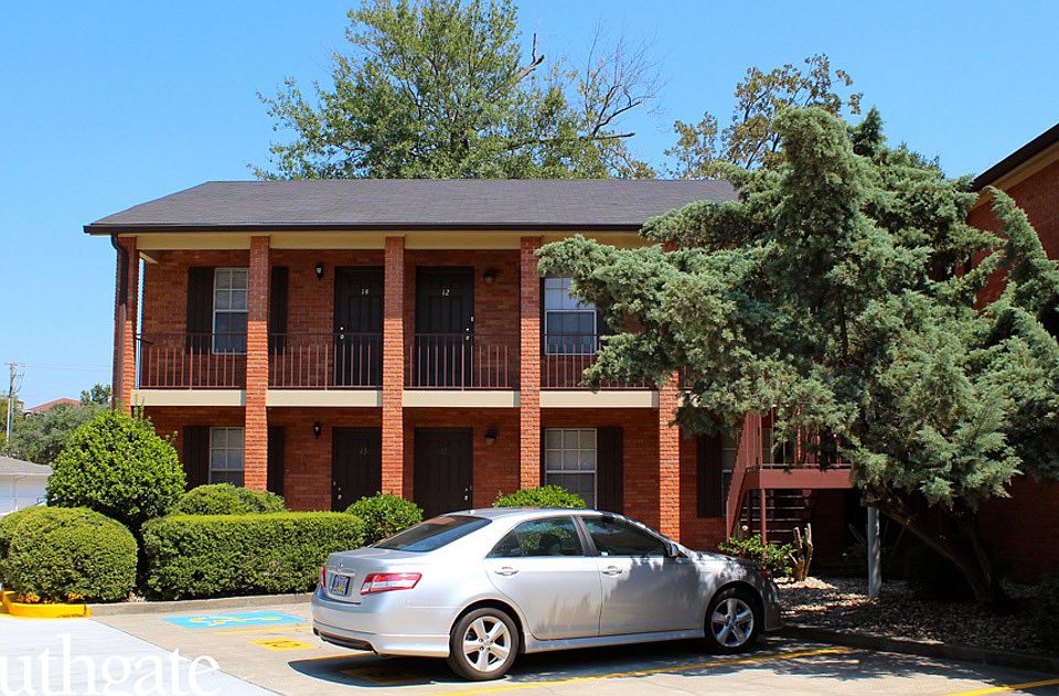 1st image of 115 N 32nd Ave #12