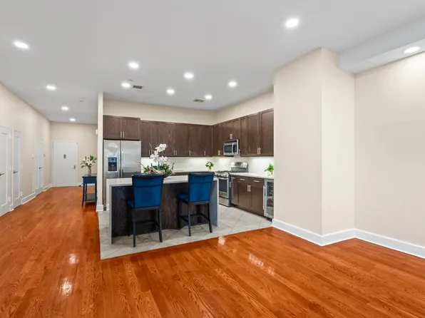 90 Bay Street Landing image 13 of 49