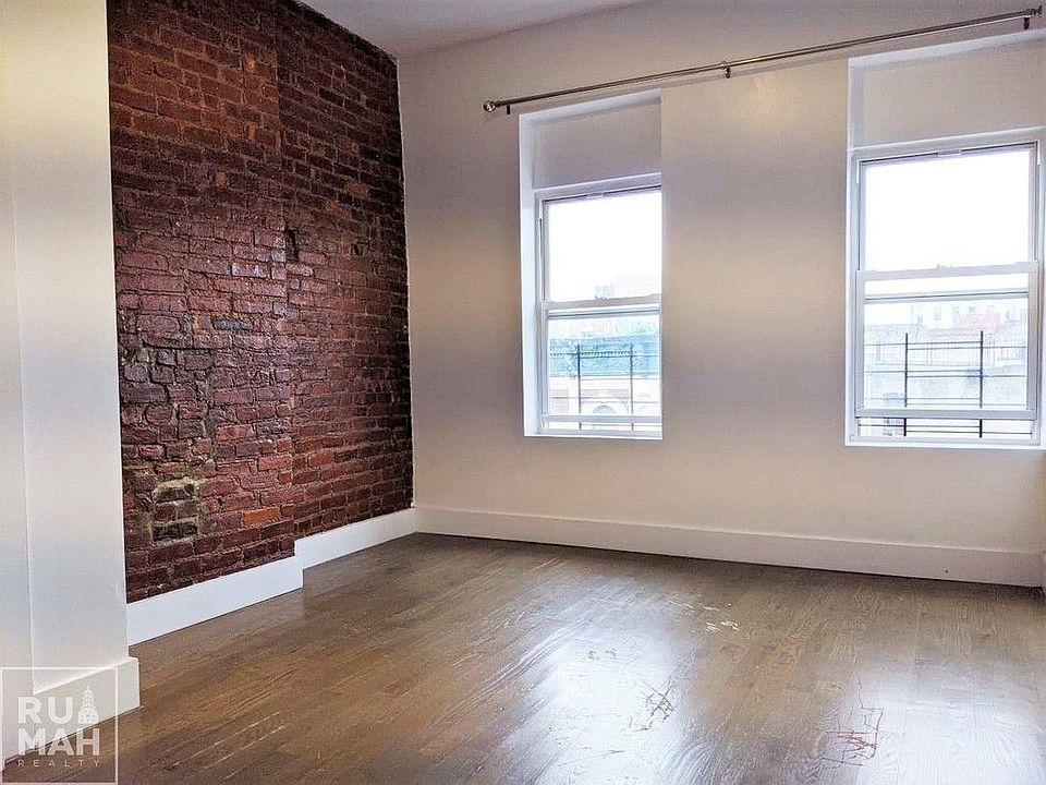 1st image of 305 Throop Ave #10