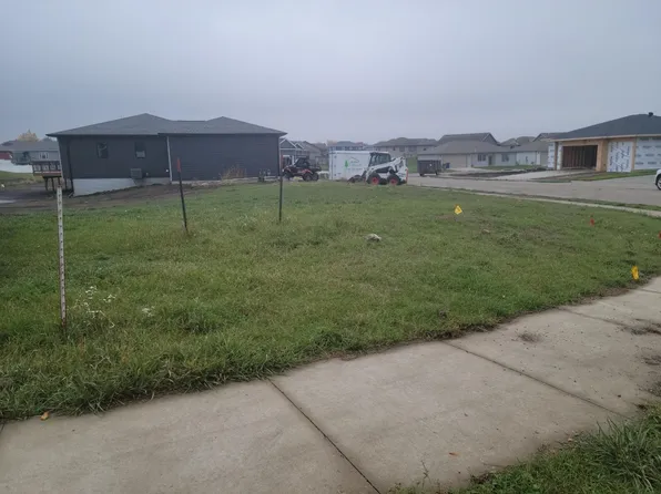 3629 Lincoln Ave, Spirit Lake, IA 51360