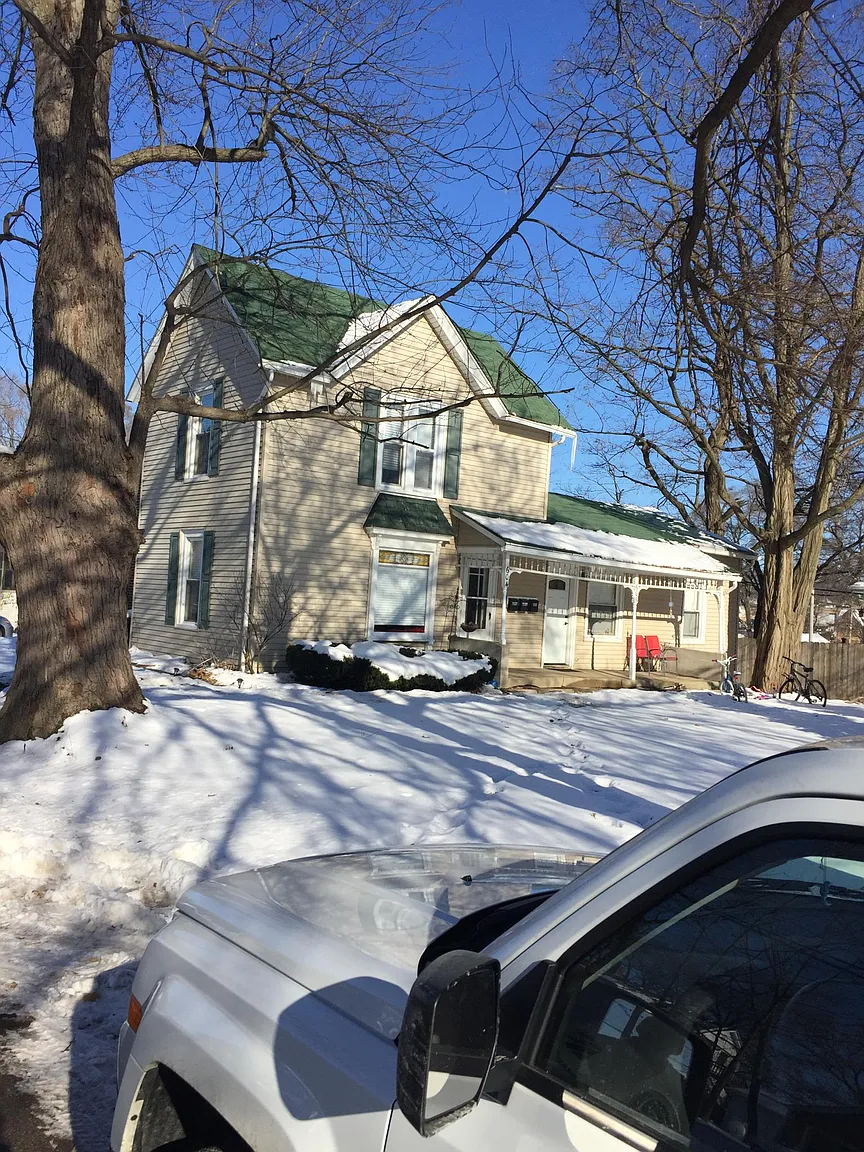604 Cedar Ave photo 1