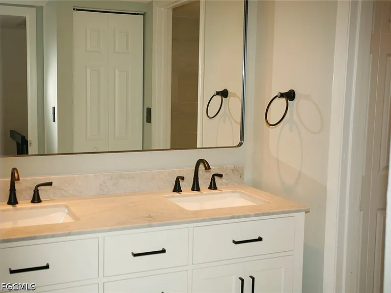 1653 Park Meadows Dr — Photo 17