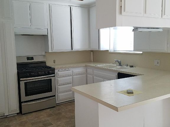 3rd image of 6557 Firmament Ave