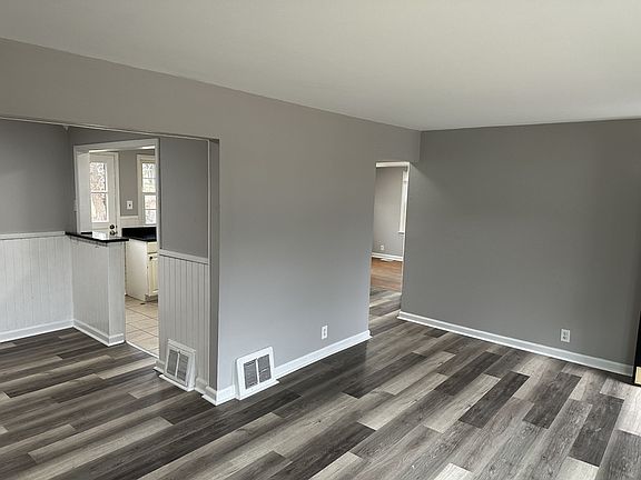 5th image of 1108 Grenshaw Dr