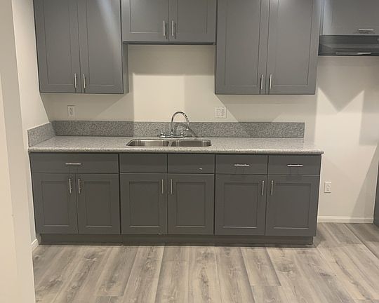 2nd image of 840 W 85th St #3