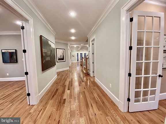 4th image of 1905 Macarthur Dr