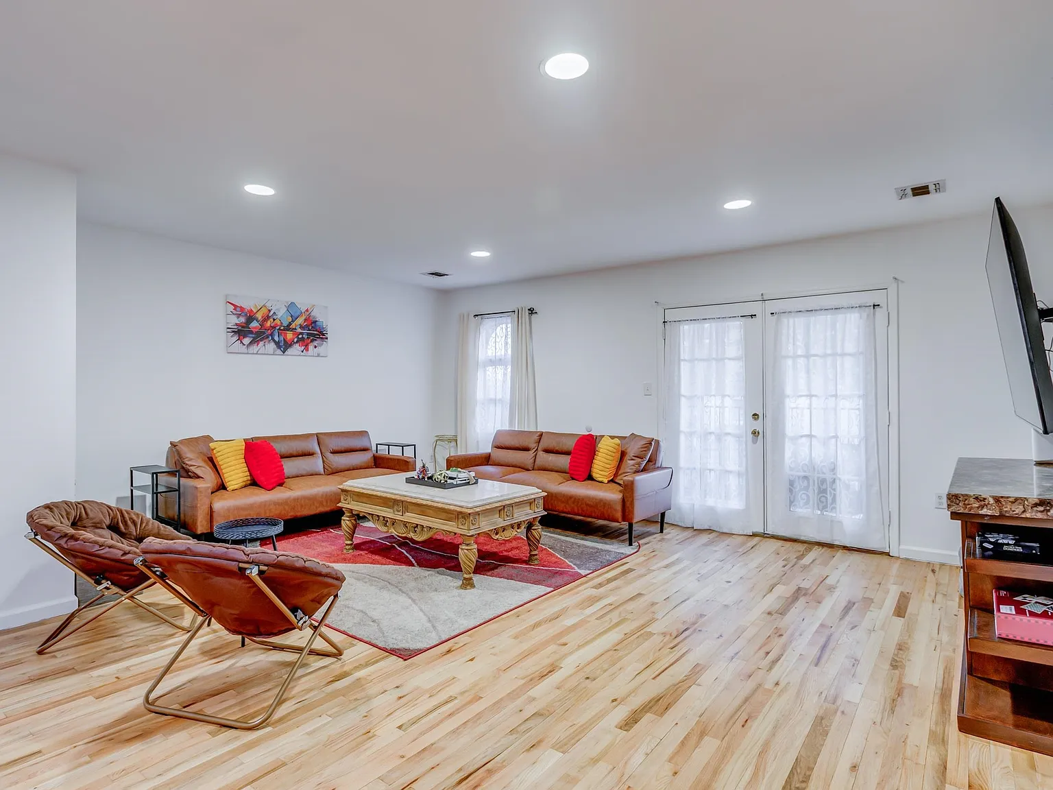 3 bed, 2.0 bath, $2,895 — Photo 3