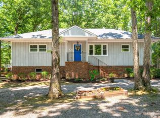 4520 Eves Ln, Chester, VA 23831