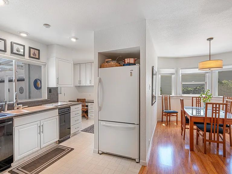 1208 McDonald Ave — Photo 9