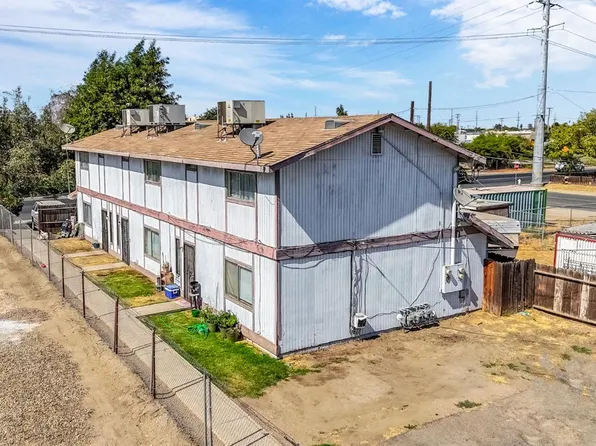 307 W 3rd St, Hanford, CA 93230