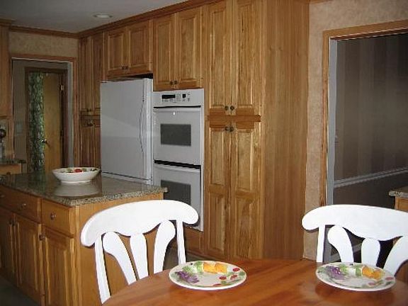 5th image of 3009 White Pine Dr