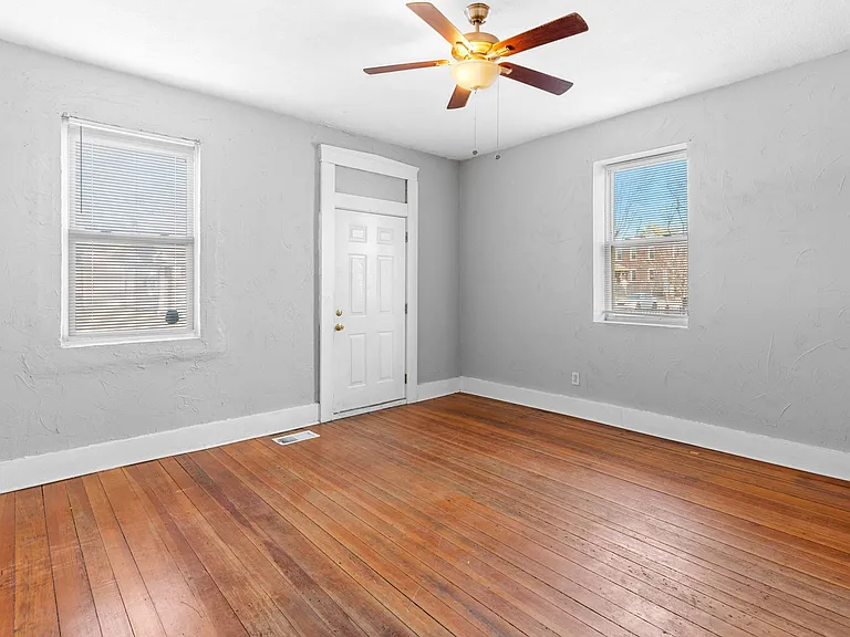 7614 Virginia Ave — Photo 12
