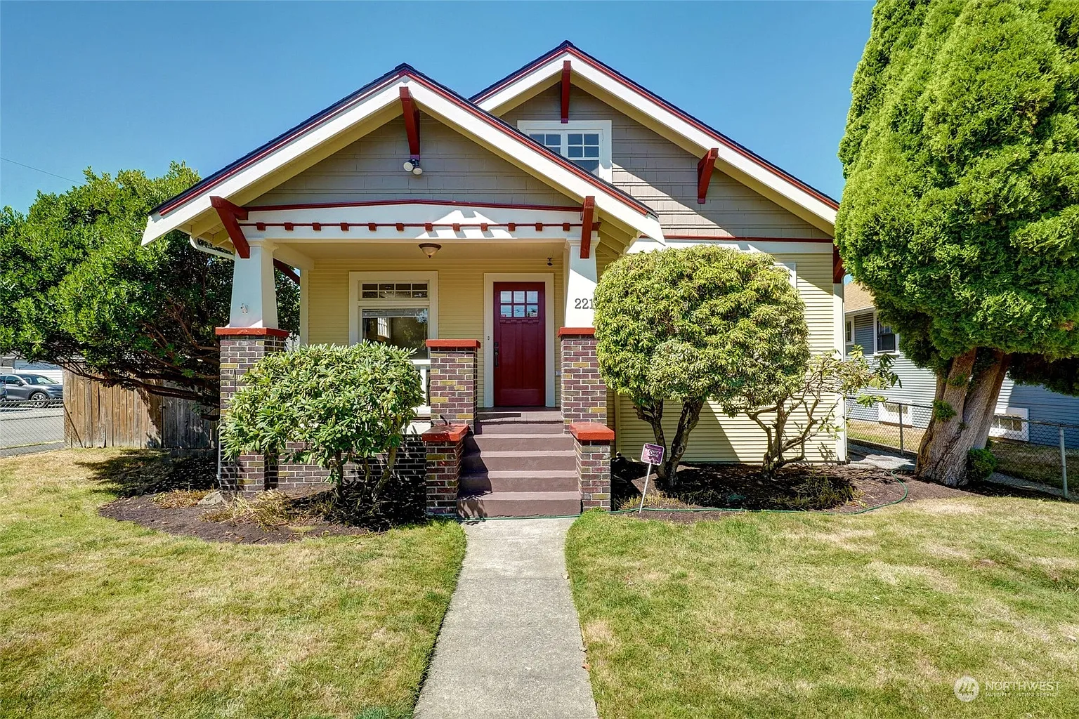 221 Wells Avenue N photo 1