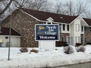 11 Idaho #11, Coram, NY 11727