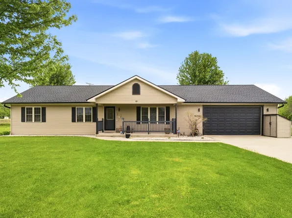 N7542 Meadowview Dr, Fond Du Lac, WI 54935