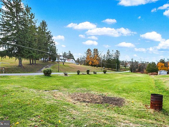 4th image of 100 Roseglen Rd