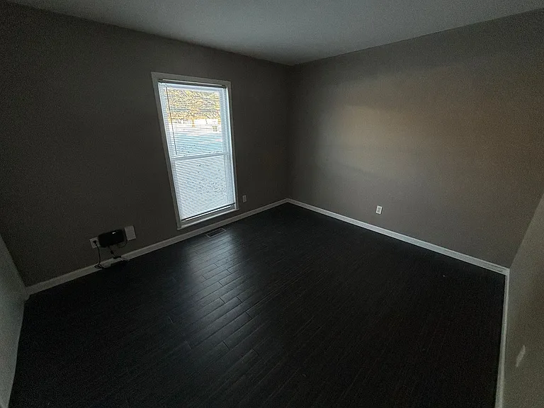 620-630 E Main St — Photo 39