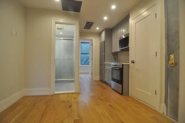 Rented by Bohemia Realty Group | media 11