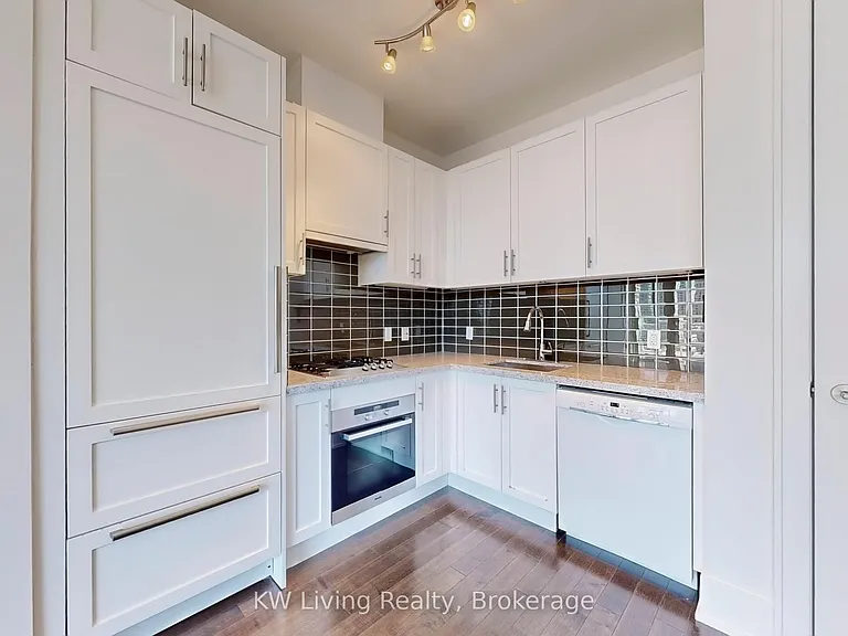39 Queens Quay E #940 — Photo 3