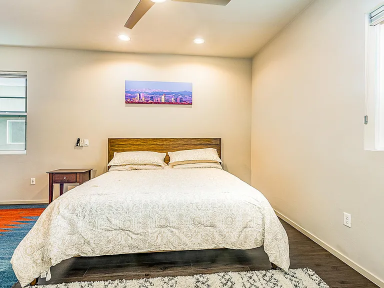 864 E Park Modern Dr — Photo 16